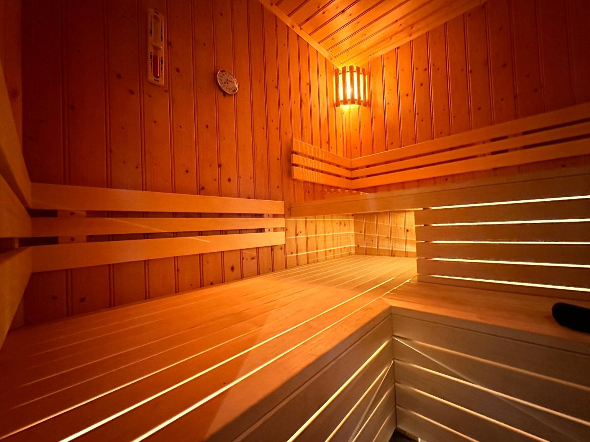 Wellness Tuin - Ultieme Partner Beleving - St Hubertus Suite Met Jacuzzi ,Openhaard, Prive Hottub En Prive Sauna In Jachthut Stijl Horst Exterior photo