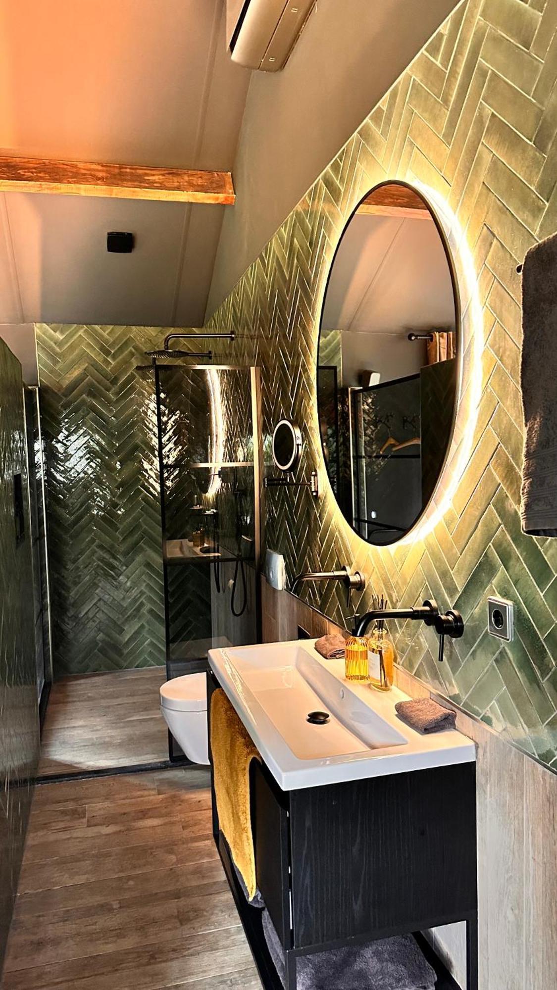 Wellness Tuin - Ultieme Partner Beleving - St Hubertus Suite Met Jacuzzi ,Openhaard, Prive Hottub En Prive Sauna In Jachthut Stijl Horst Exterior photo
